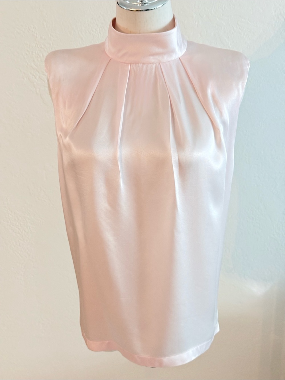 G. Label by Goop Light Baby Pink Sleeveless Pleated Mock Neck Blouse Top 6 Italy